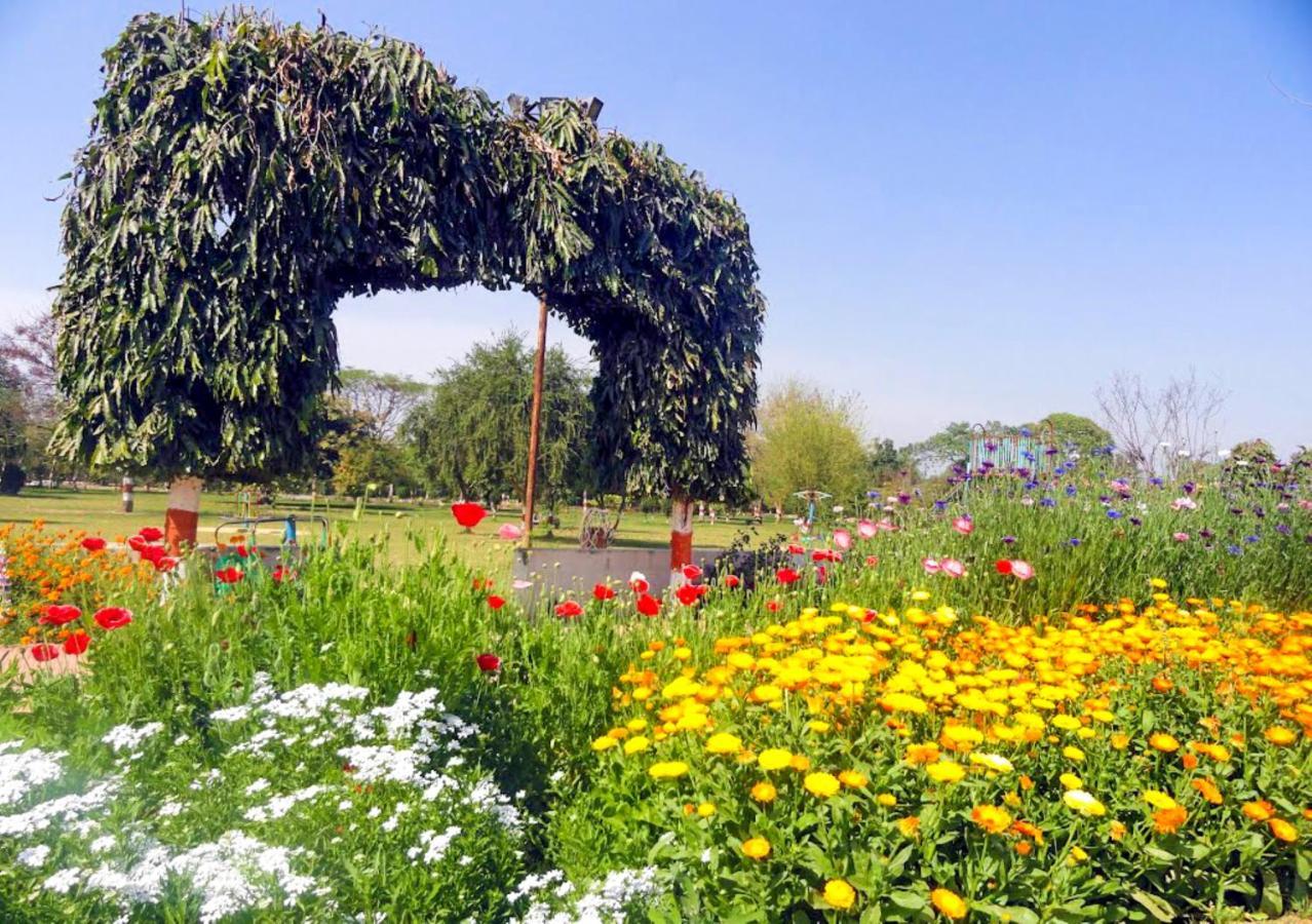 Fabhotel Roselle Inn Lucknow Eksteriør billede