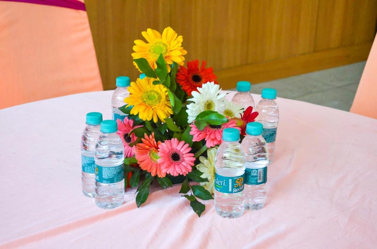 Fabhotel Roselle Inn Lucknow Eksteriør billede
