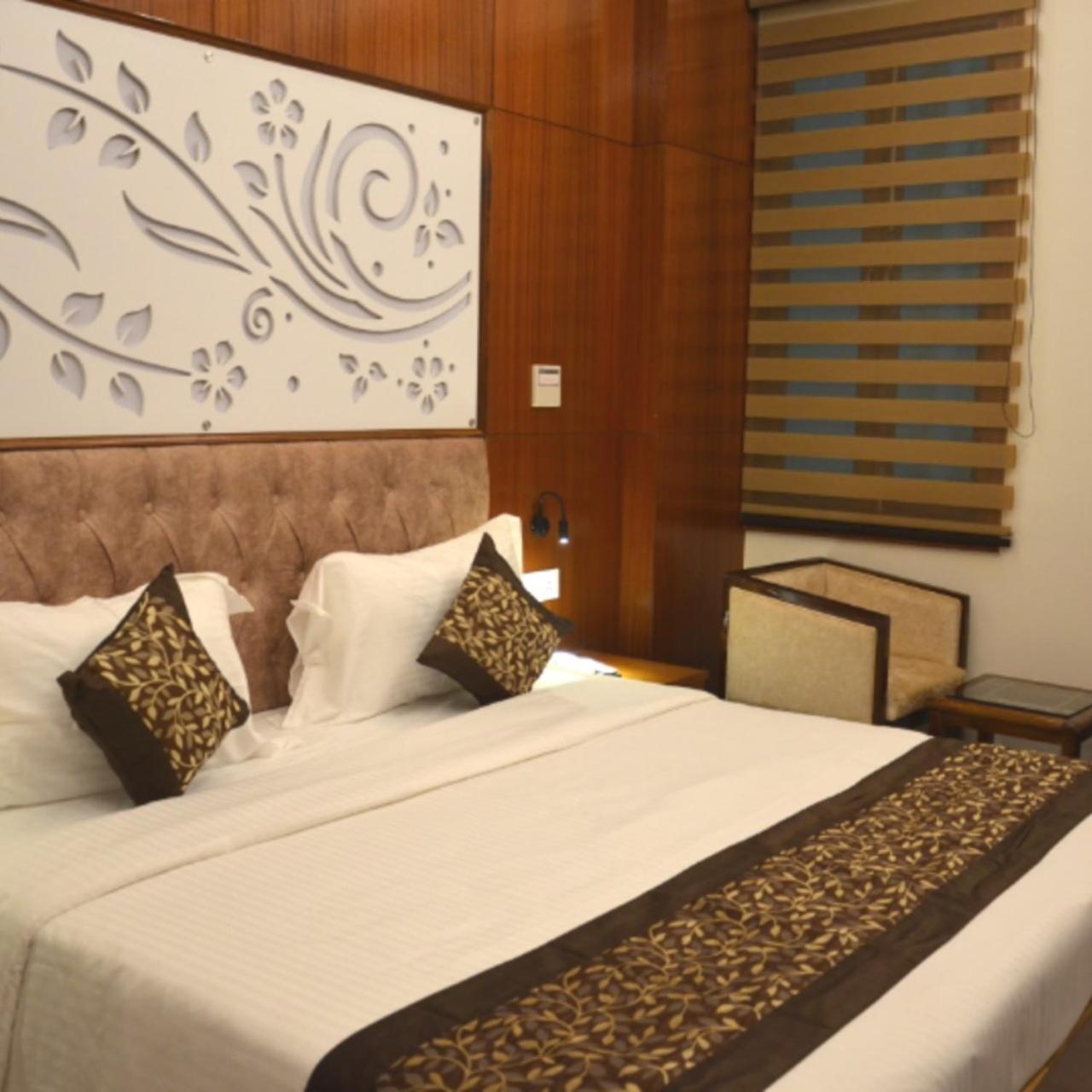 Fabhotel Roselle Inn Lucknow Eksteriør billede