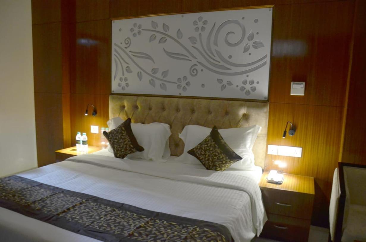 Fabhotel Roselle Inn Lucknow Eksteriør billede