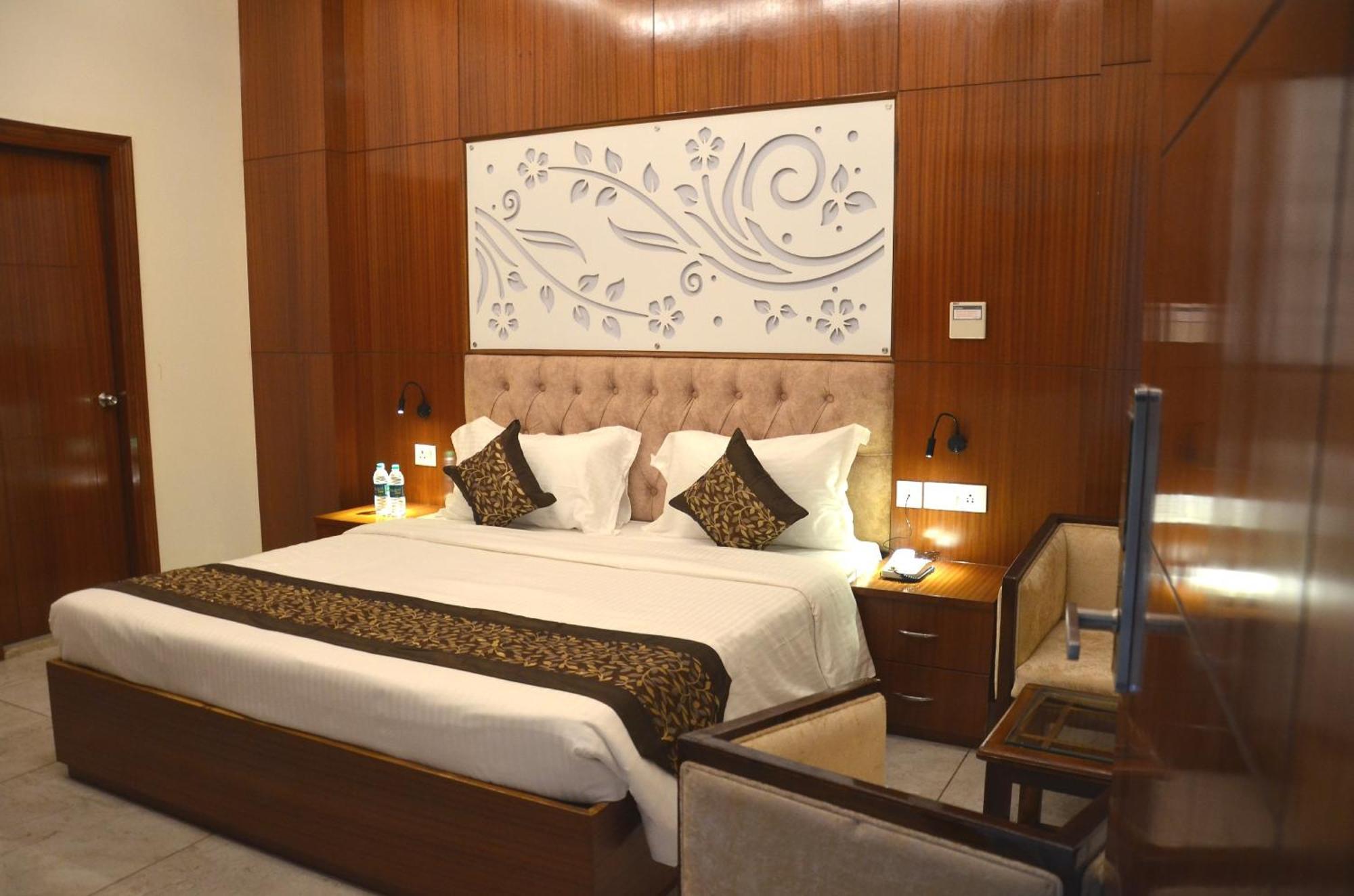 Fabhotel Roselle Inn Lucknow Eksteriør billede