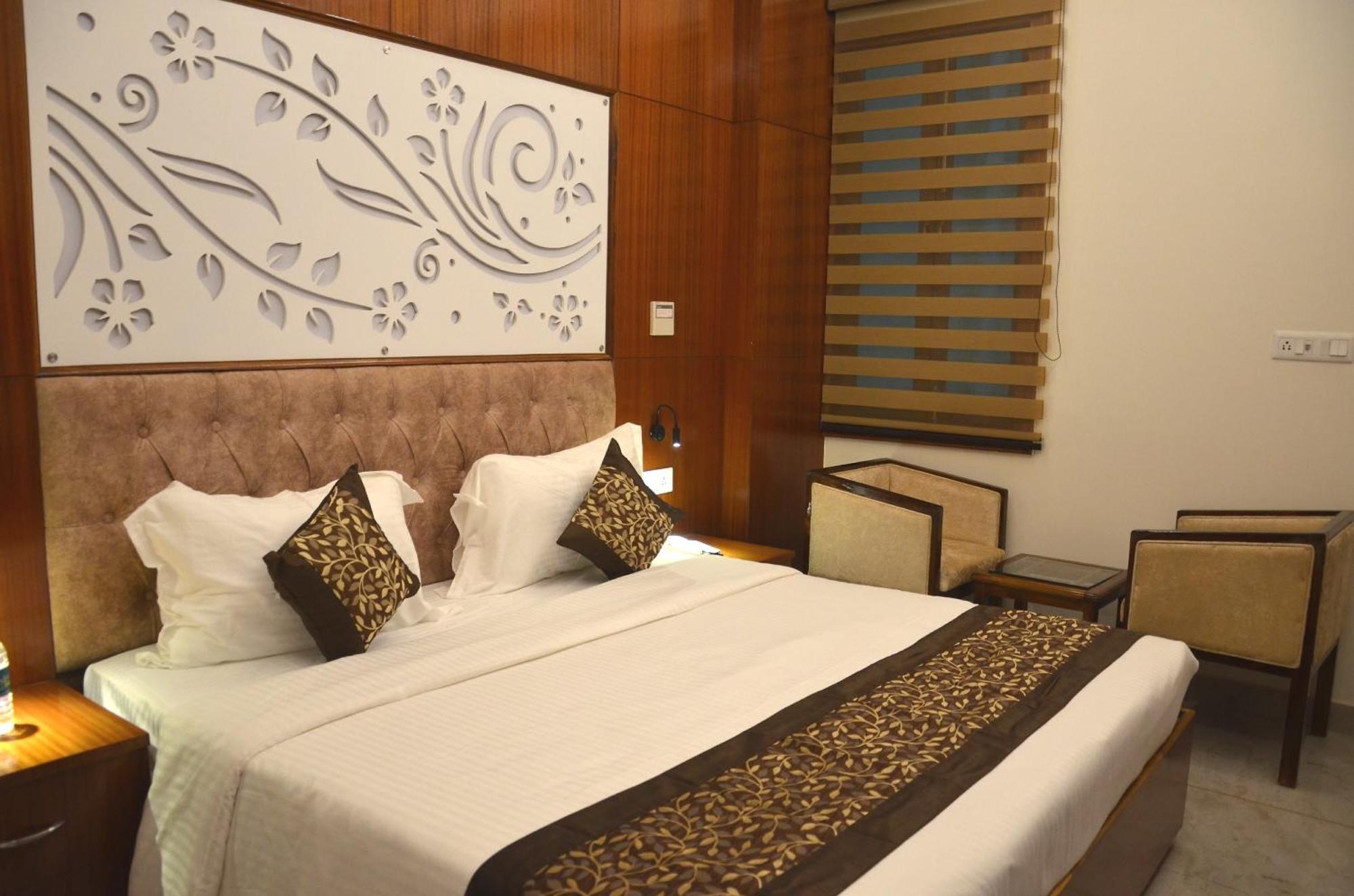 Fabhotel Roselle Inn Lucknow Eksteriør billede